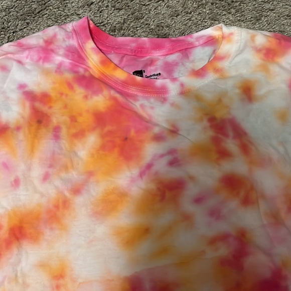 🎁 Tie Dyed Tshirt - Picture 2 of 4